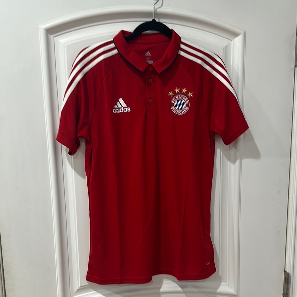 Adidas Red Bayern Munich Jersey yang boys size M